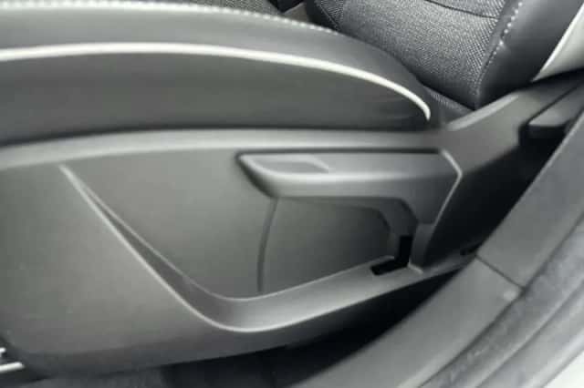 Renault Captur (2023) thumbnail 19