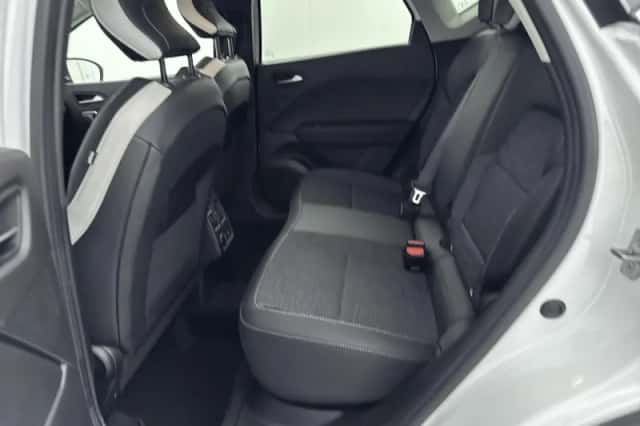 Renault Captur (2023) thumbnail 26