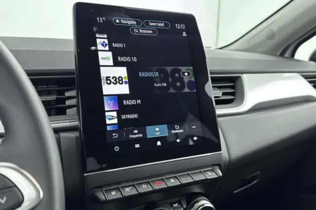 Renault Captur (2023) thumbnail 7