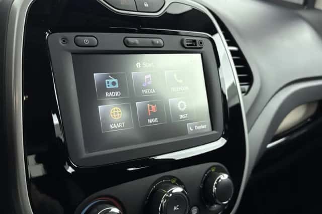 Renault Captur (2014) thumbnail 12