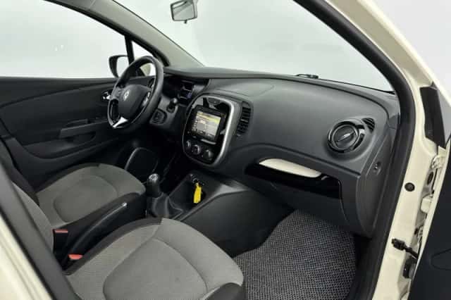 Renault Captur (2014) thumbnail 17