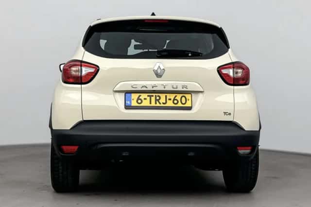 Renault Captur (2014) thumbnail 3