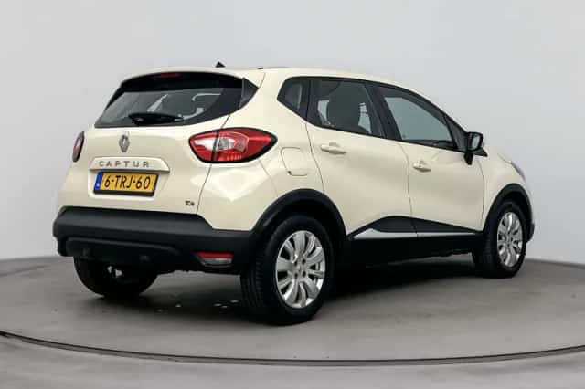 Renault Captur (2014) thumbnail 4