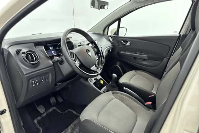 Renault Captur (2014) thumbnail 8