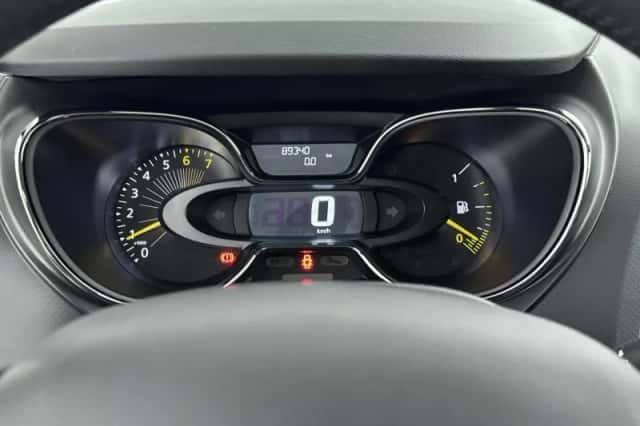 Renault Captur (2014) thumbnail 9
