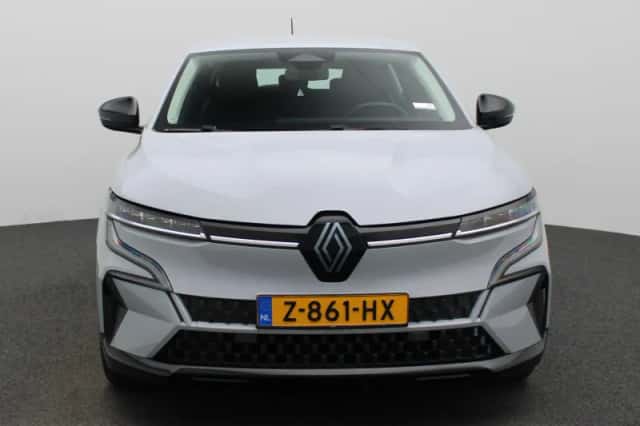 Renault Mégane E-Tech (2024) thumbnail 3