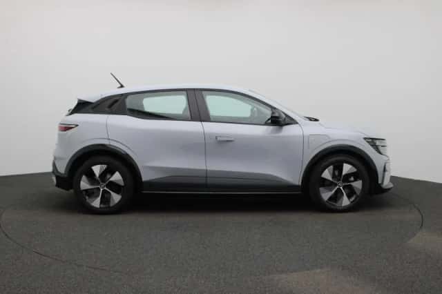 Renault Mégane E-Tech (2024) thumbnail 6