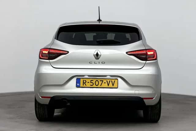 Renault Clio (2022) thumbnail 3