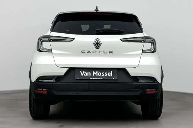 Renault Captur (2025) thumbnail 3