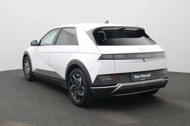 Hyundai Ioniq 5 (2024) thumbnail 2