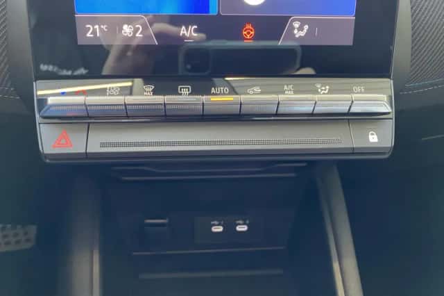 Renault Captur (2024) thumbnail 19