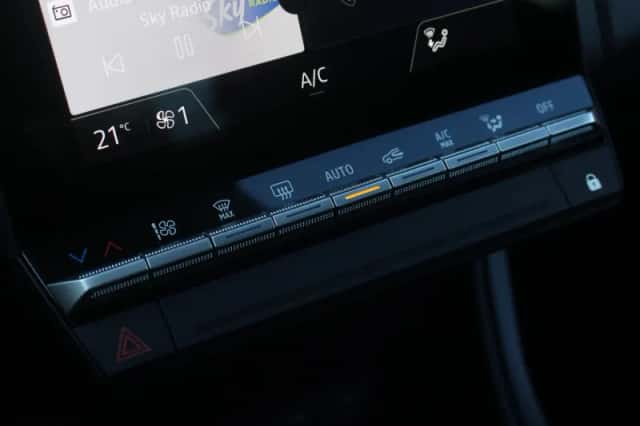 Renault Captur (2025) thumbnail 24
