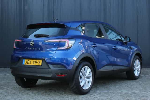 Renault Captur (2025) thumbnail 5