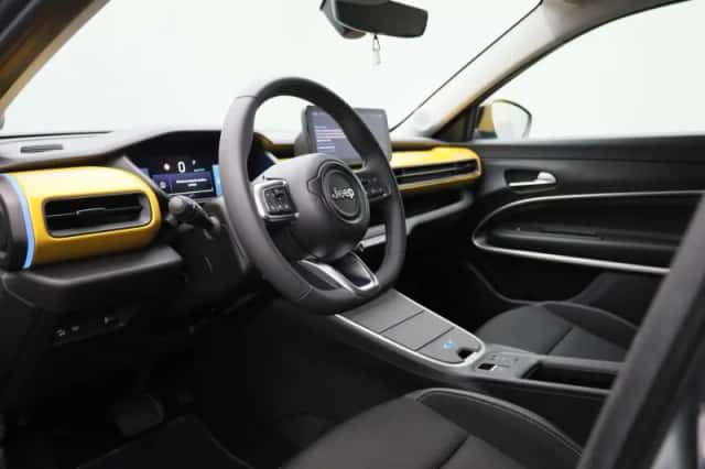 Jeep Avenger (2023) thumbnail 32