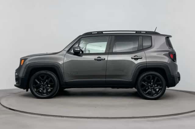 Jeep Renegade (2017) thumbnail 2