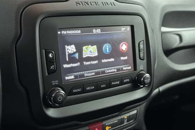 Jeep Renegade (2017) thumbnail 18