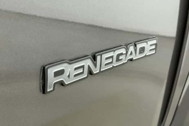 Jeep Renegade (2017) thumbnail 23