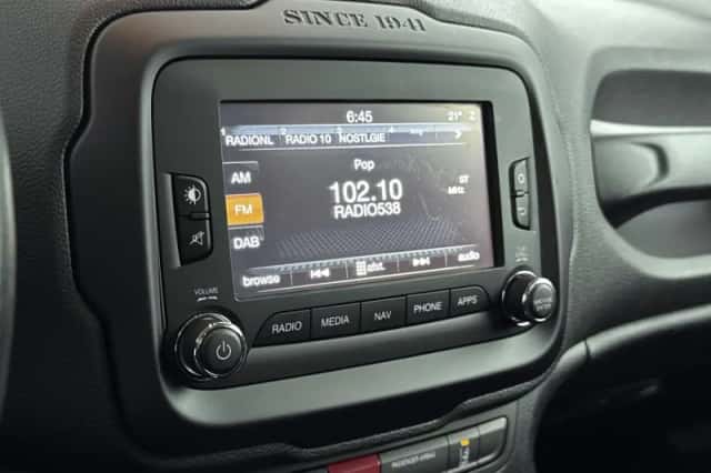Jeep Renegade (2017) thumbnail 7