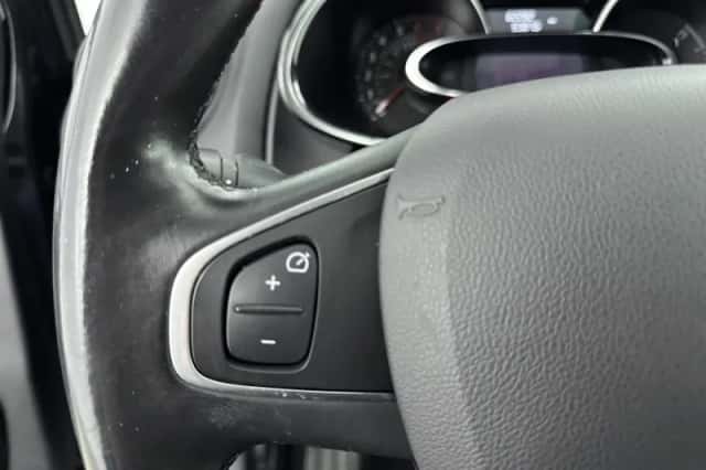 Renault Clio (2017) thumbnail 9