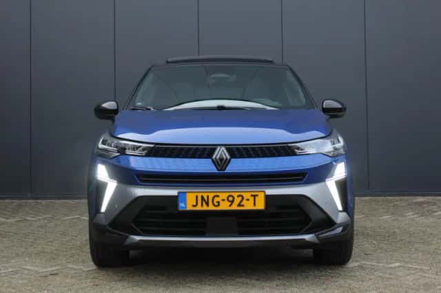 Renault Captur (2025) thumbnail 2