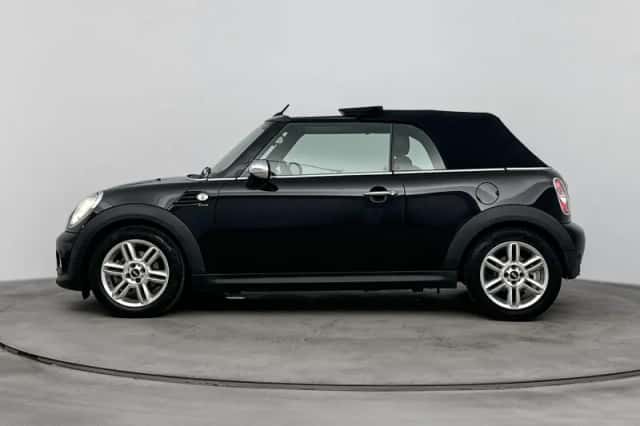 MINI Cabrio (2011) thumbnail 2