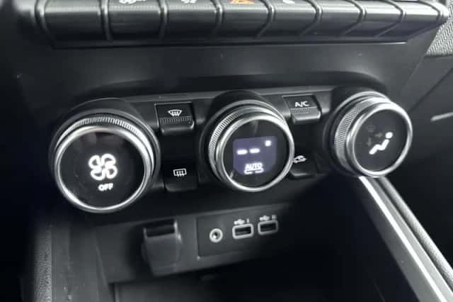 Renault Clio (2025) thumbnail 8