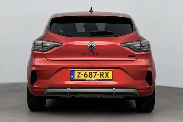 Renault Clio (2024) thumbnail 3