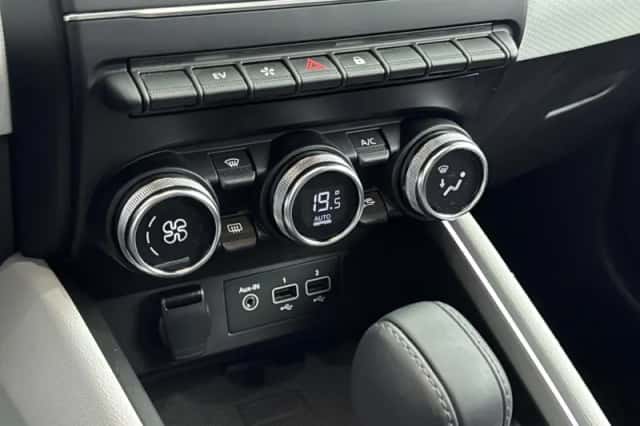 Renault Clio (2023) thumbnail 15