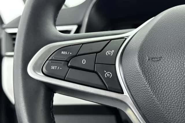 Renault Clio (2023) thumbnail 6