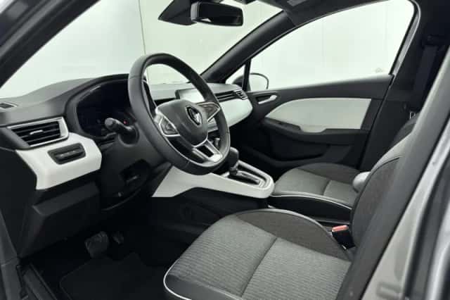 Renault Clio (2023) thumbnail 8