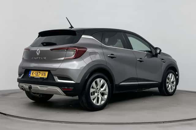 Renault Captur (2021) thumbnail 4