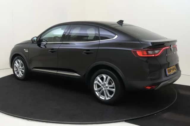 Renault Arkana (2023) thumbnail 3