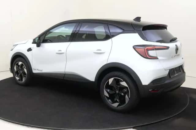 Renault Captur (2026) thumbnail 3