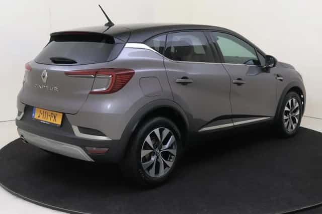 Renault Captur (2020) thumbnail 4