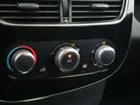 Renault Clio (2018) thumbnail 19