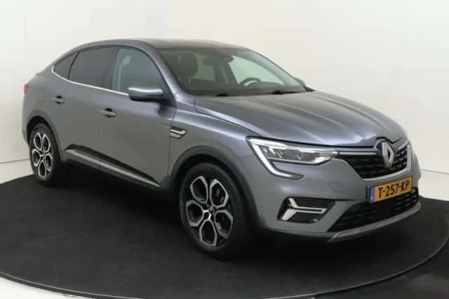 Renault Arkana (2023) thumbnail 2