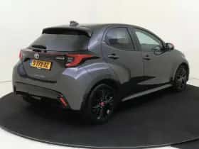 Toyota Yaris (2022) thumbnail 4