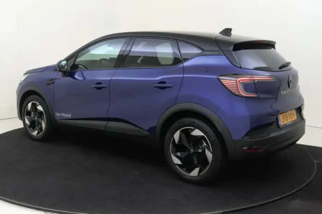 Renault Captur (2025) thumbnail 3