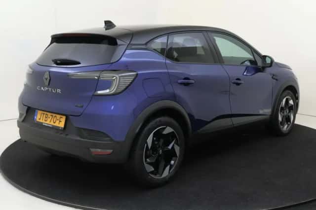 Renault Captur (2025) thumbnail 4