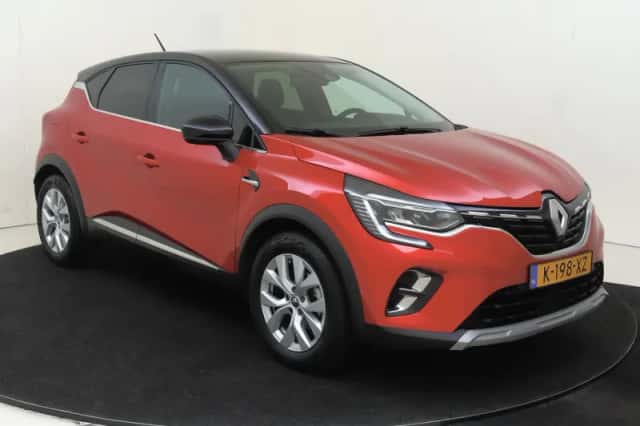 Renault Captur (2021) thumbnail 2