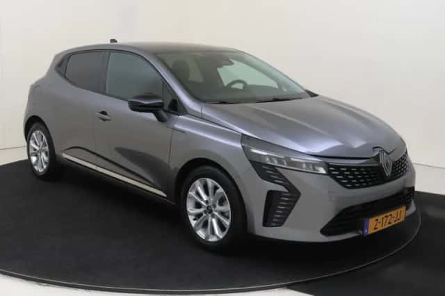 Renault Clio (2024) thumbnail 2