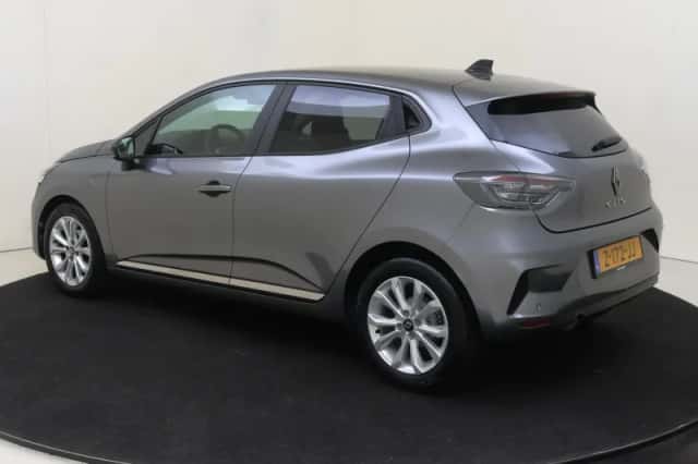 Renault Clio (2024) thumbnail 3