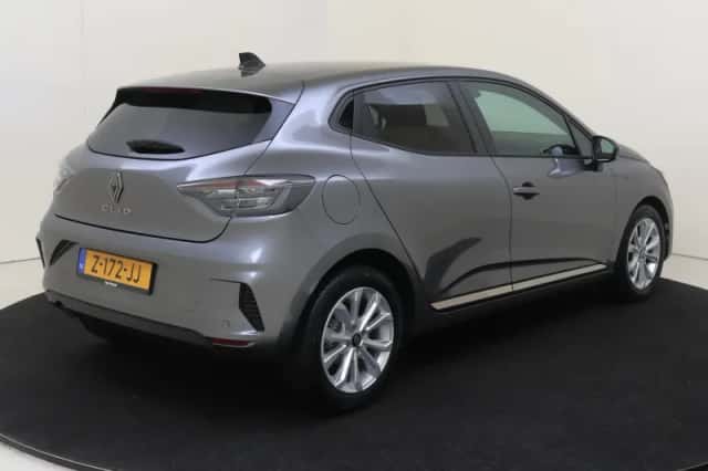 Renault Clio (2024) thumbnail 4