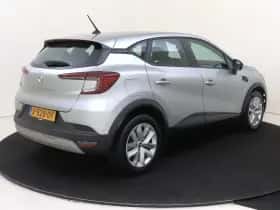 Renault Captur (2023) thumbnail 4