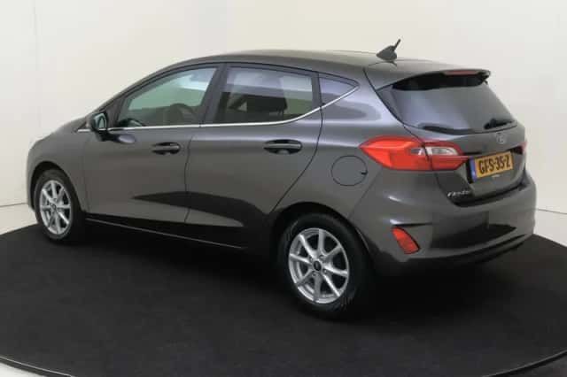 Ford Fiesta (2021) thumbnail 3