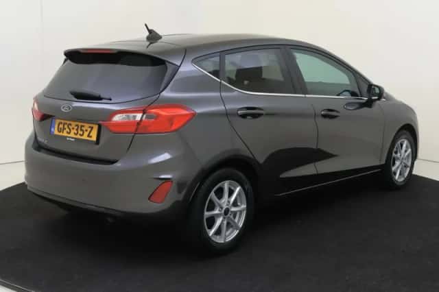 Ford Fiesta (2021) thumbnail 4