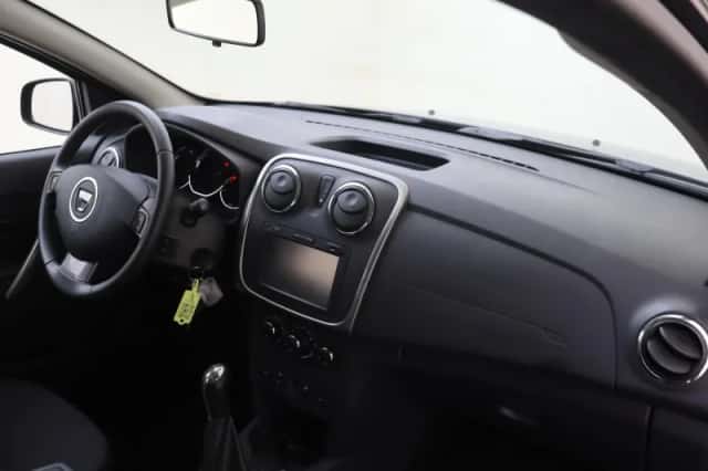 Dacia Sandero Stepway (2016) thumbnail 5
