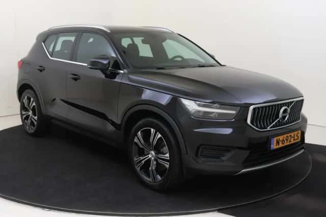 Volvo XC40 (2021) thumbnail 2
