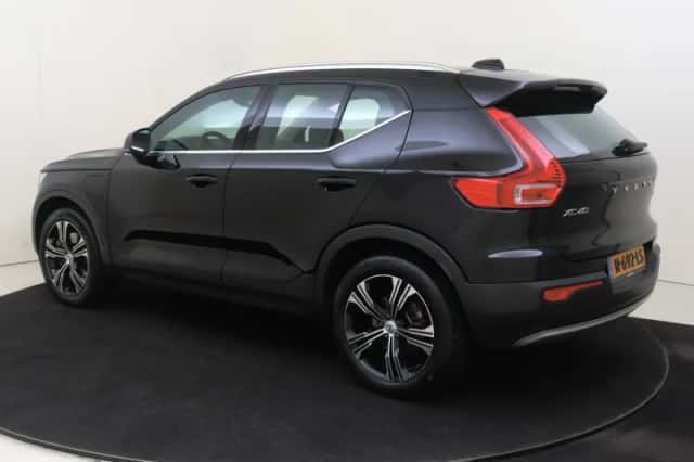 Volvo XC40 (2021) thumbnail 3