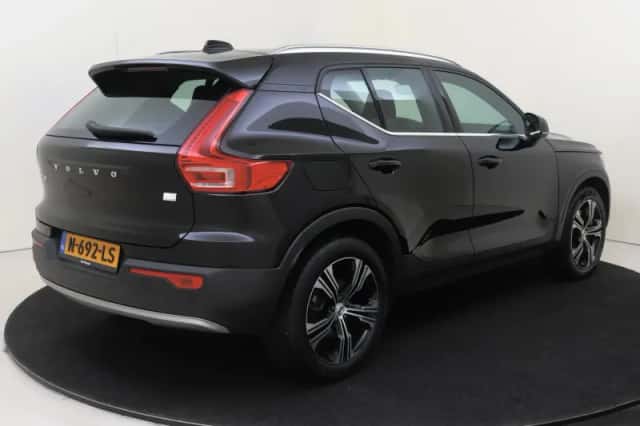 Volvo XC40 (2021) thumbnail 4